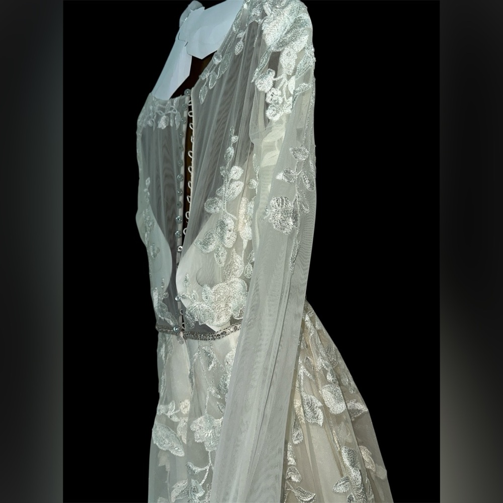 Elegant Ivory Long Sleeve Illusion Wedding Dress with Timeless Charm - Picture 5 of 11